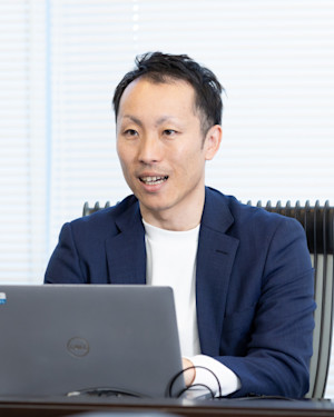 西村氏