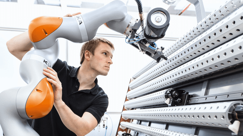 RPA Use Case in Mechanical Engineering - KUKA | UiPath