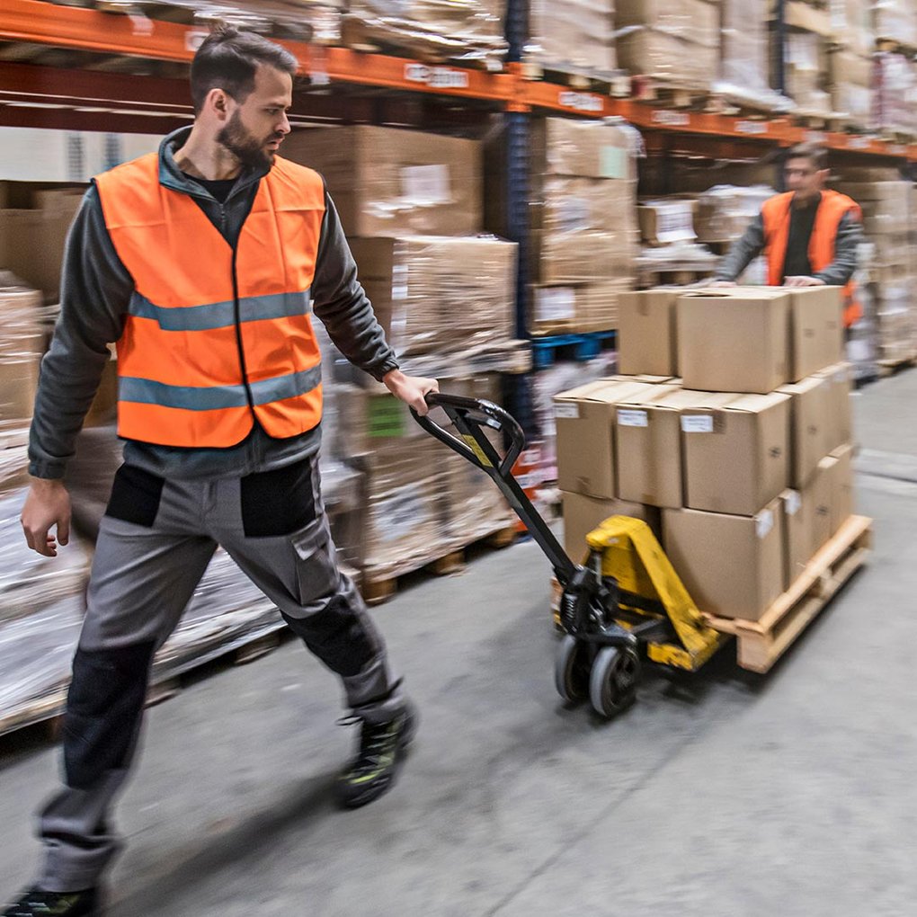 Robotic Process Automation (RPA) Greatly Improves Warehouse Efficiency at <br>SF Supply Chain customer story hero image