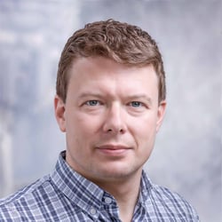  Lev Kushnir - silver bg