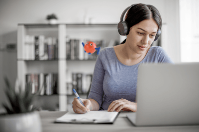 girl notes laptop